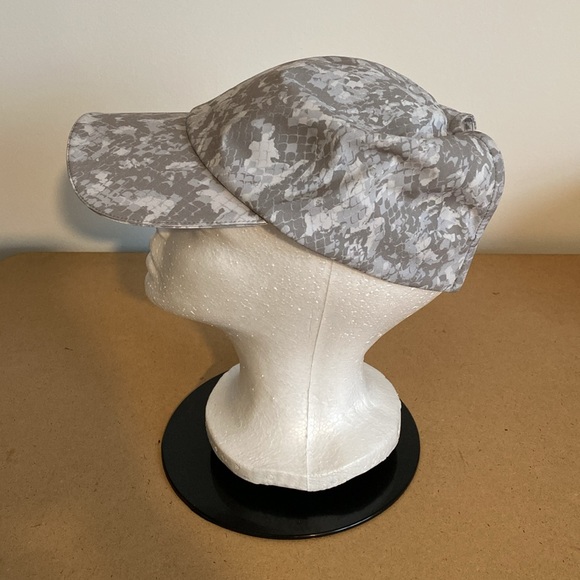 Lululemon Gray Camouflage Cap. OS - Picture 1 of 7
